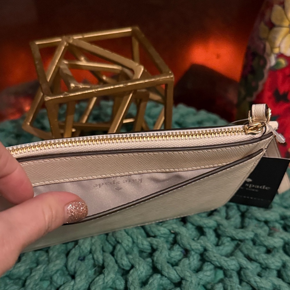 Kate Spade White Floral Cutout Wristlet - Picture 4 of 5